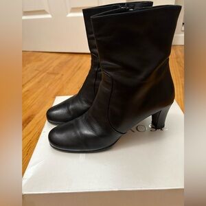 Taryn Rose Womens Danya Ankle Boots EU 40 M Black Leather Zip heel